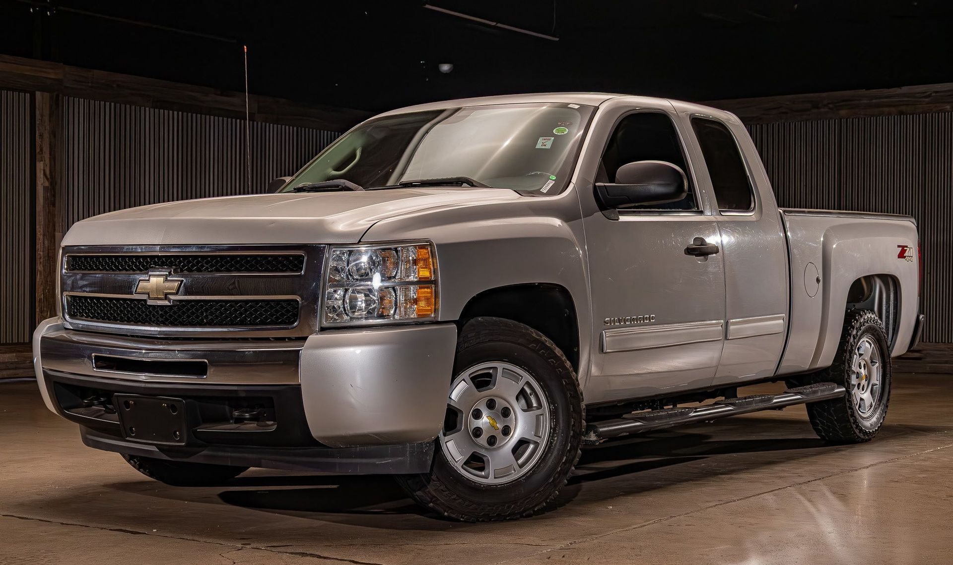 2011 Chevrolet Silverado 1500 — photo 2