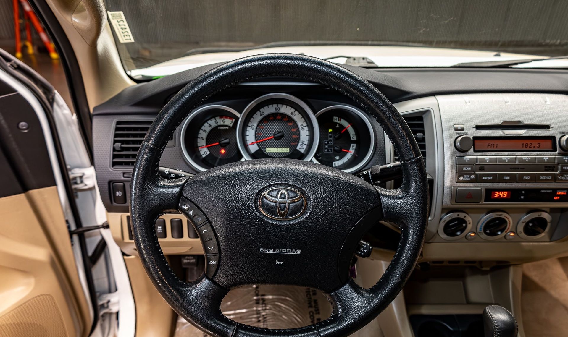 2011 Toyota Tacoma — photo 12