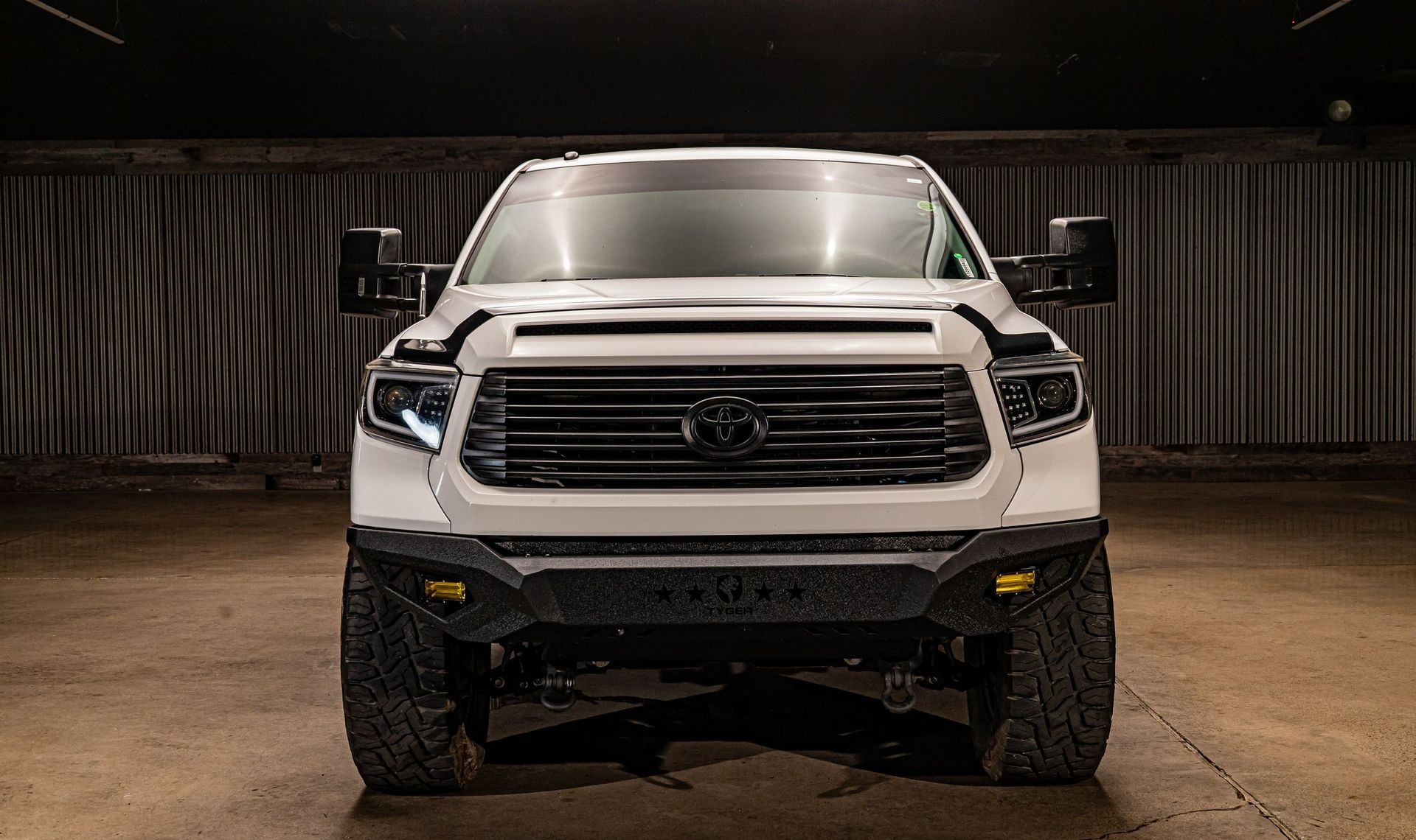 2016 Toyota Tundra — photo 1