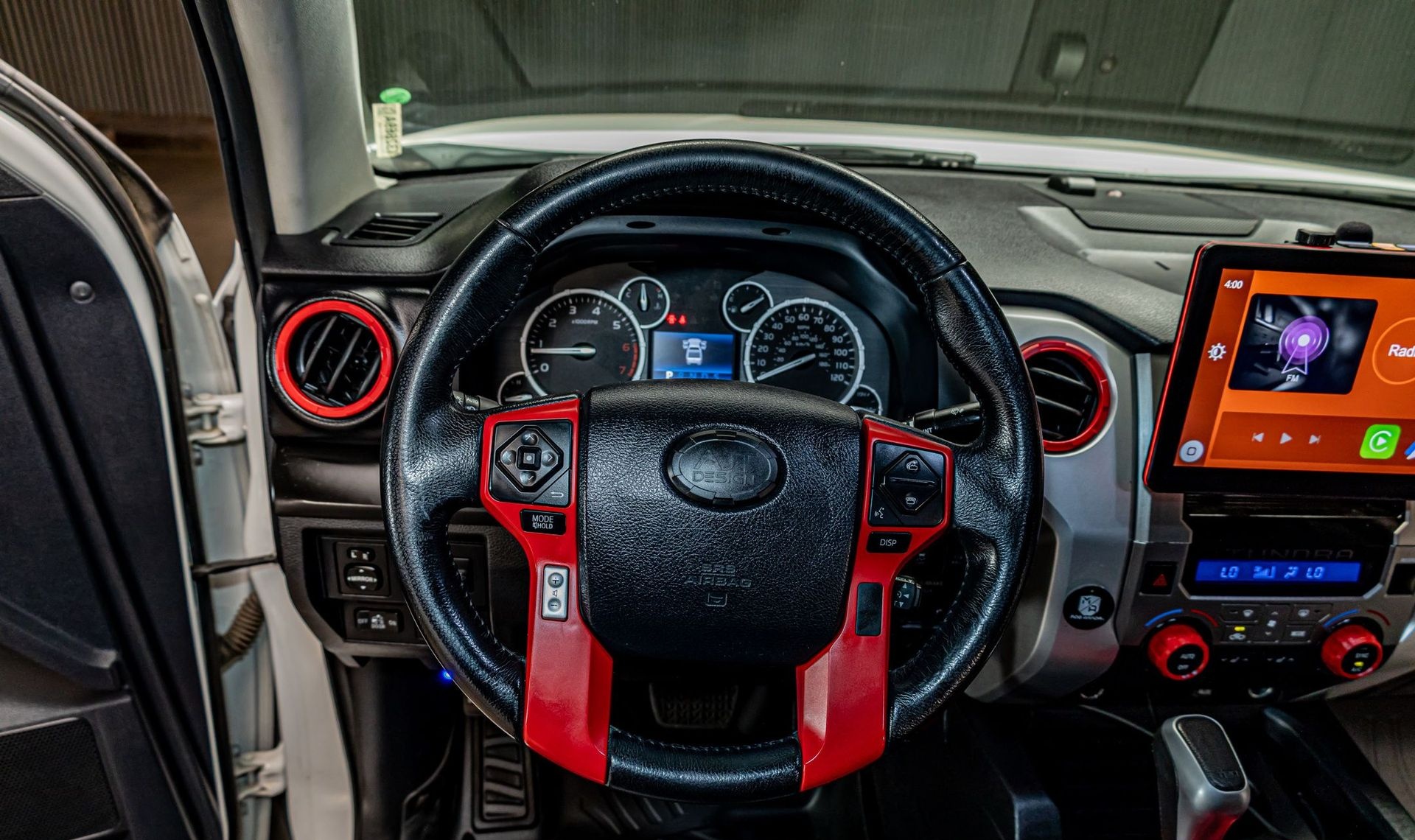 2016 Toyota Tundra — photo 10