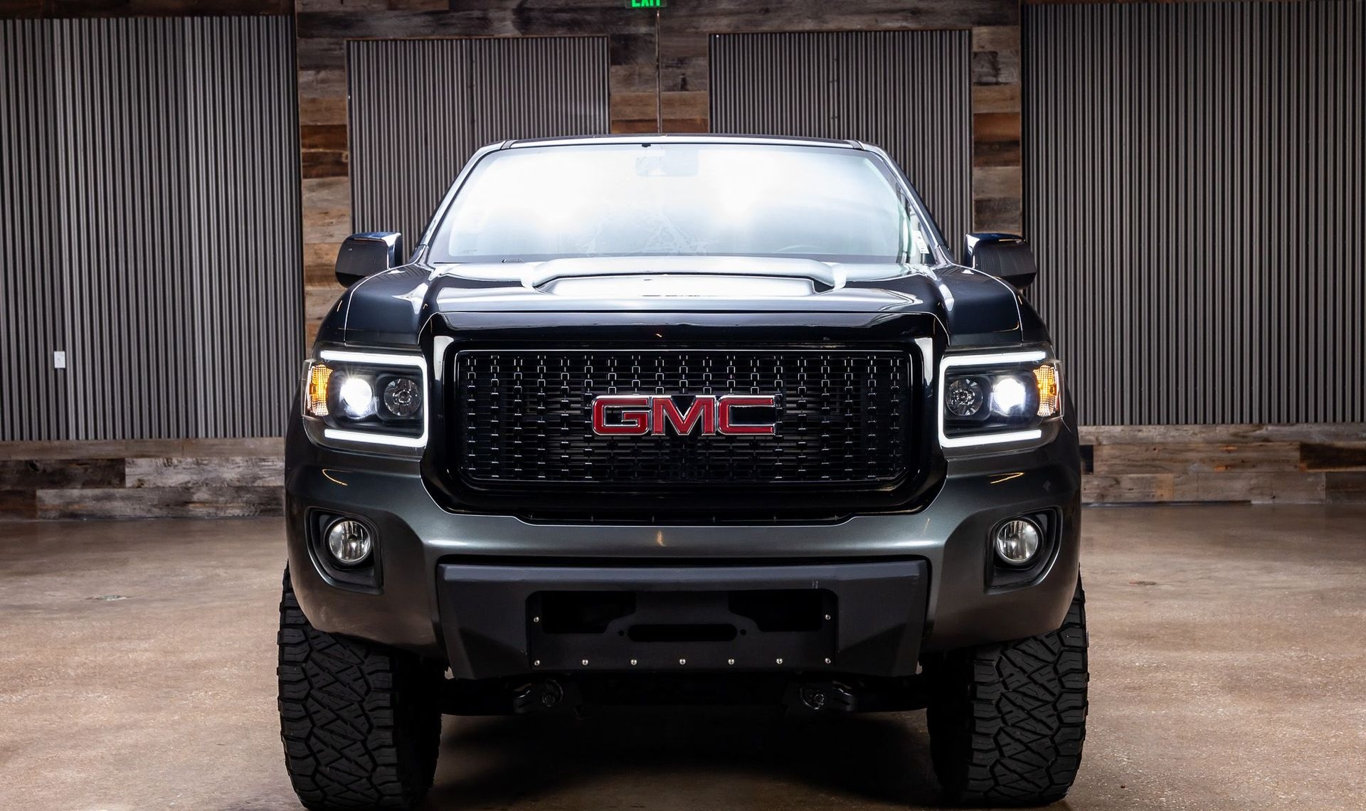 2017 GMC Canyon — photo 1