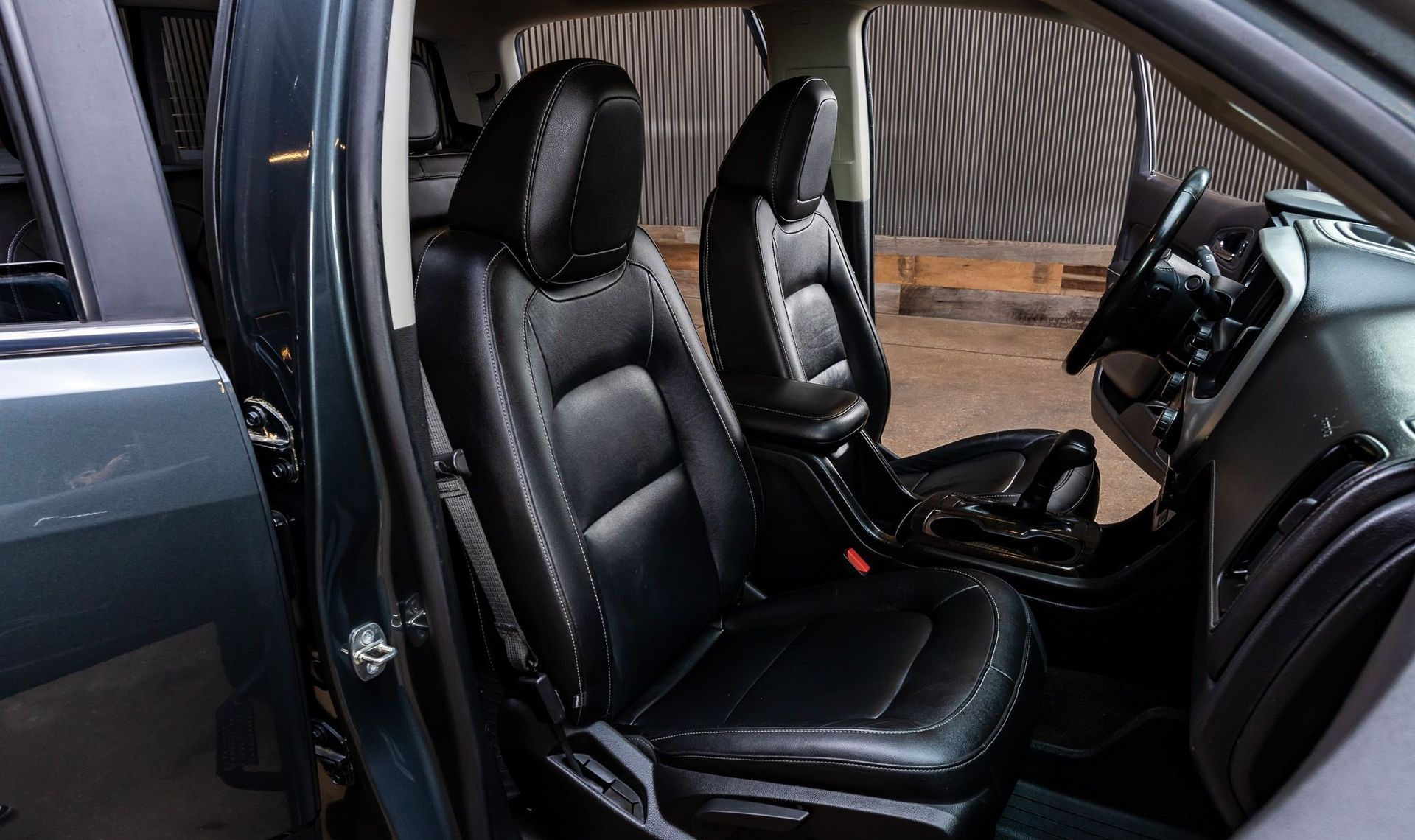 2017 GMC Canyon — photo 24