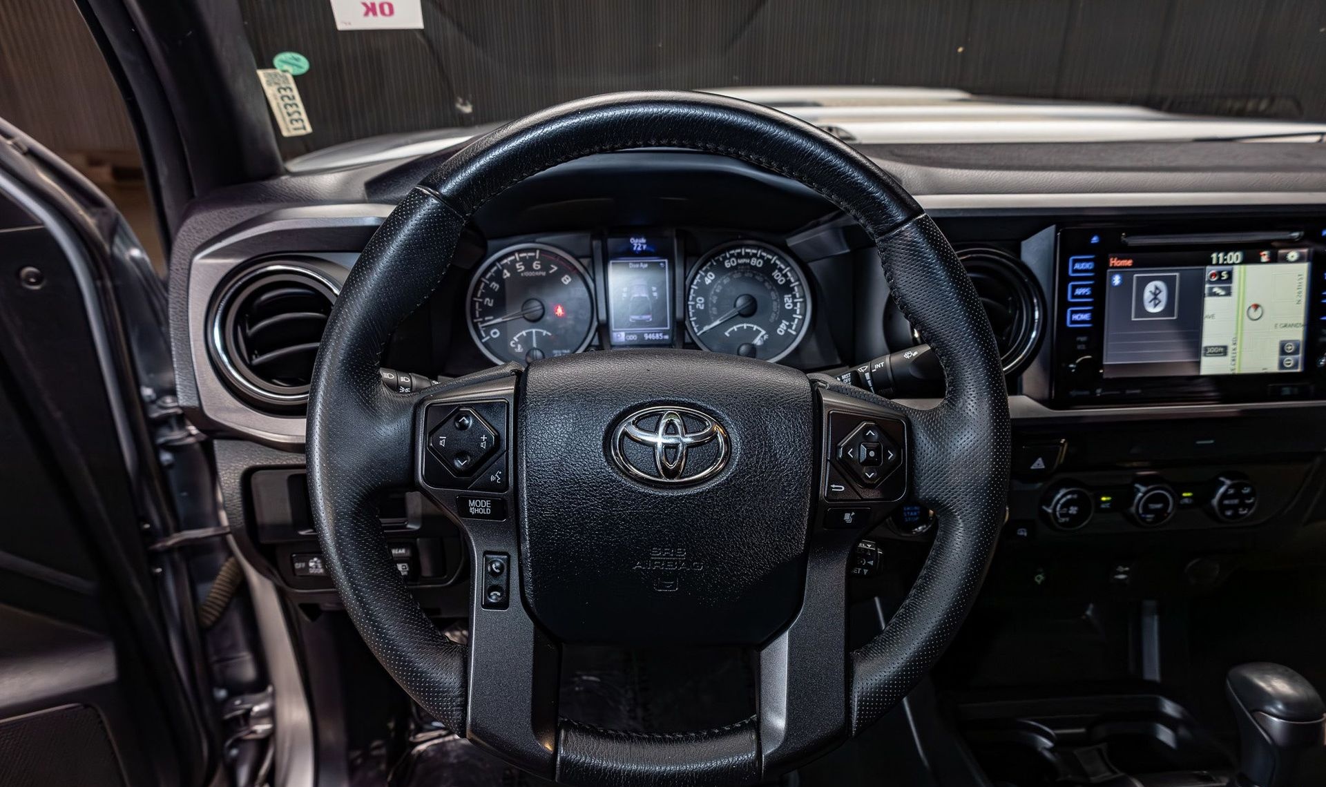 2017 Toyota Tacoma — photo 11