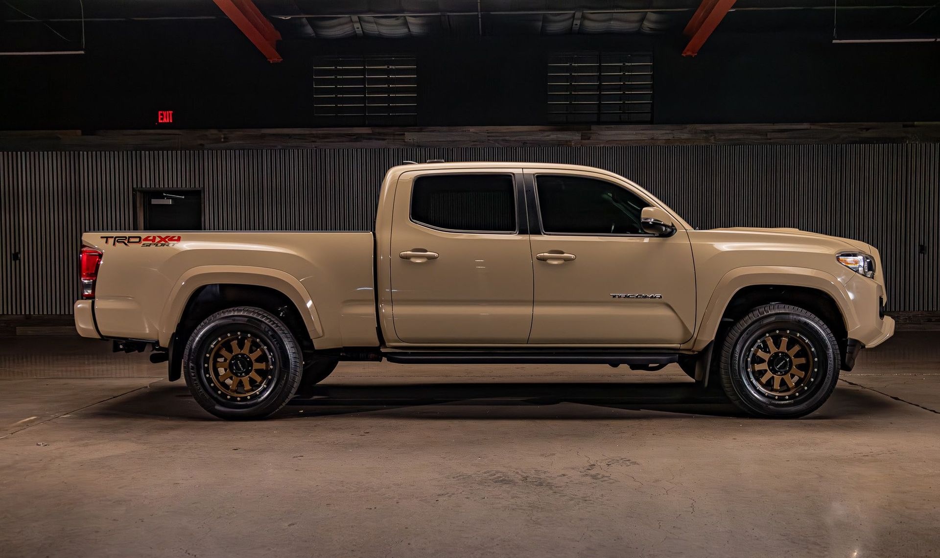 2017 Toyota Tacoma — photo 6