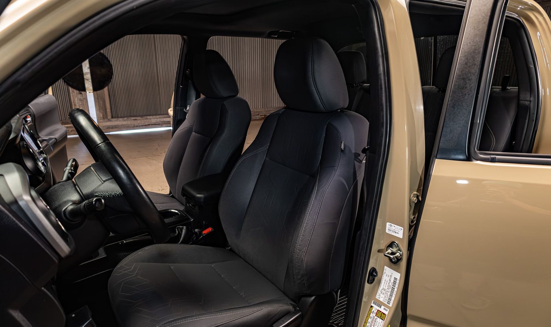 2017 Toyota Tacoma — photo 14
