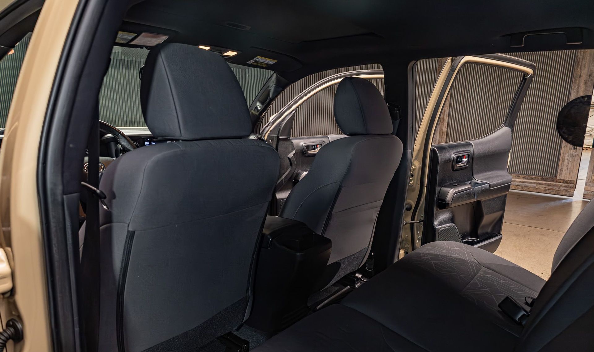 2017 Toyota Tacoma — photo 15
