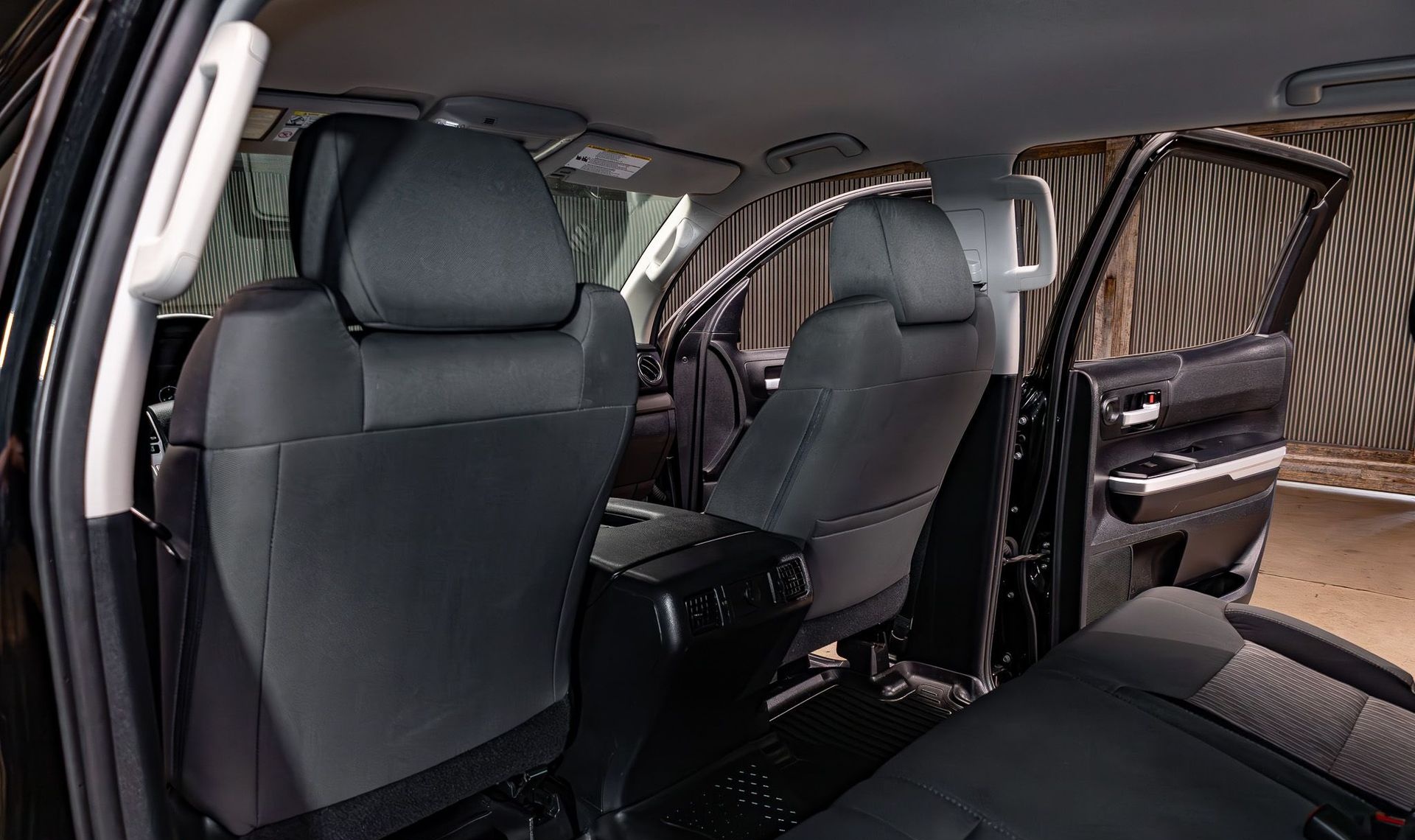 2017 Toyota Tundra — photo 16