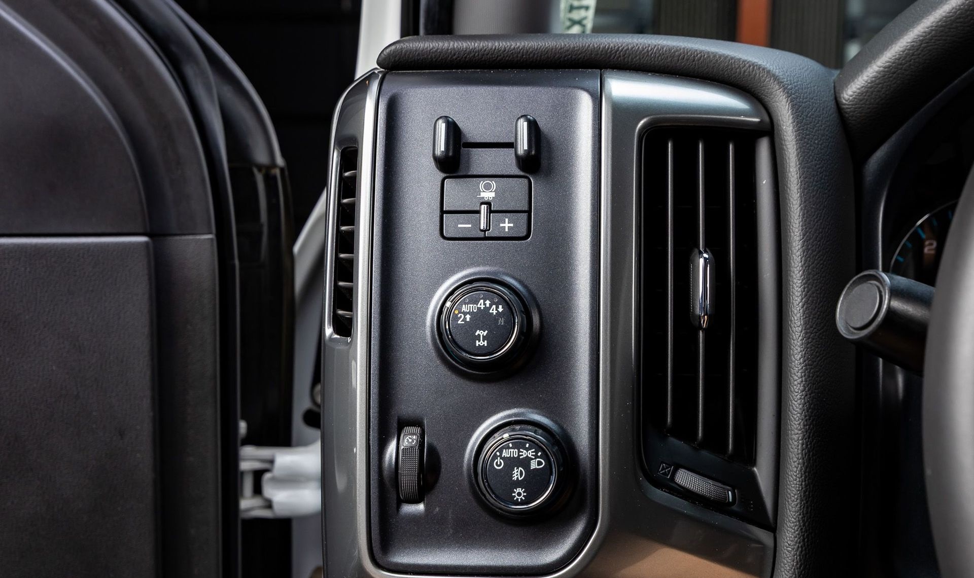 2018 Chevrolet Silverado 1500 — photo 13