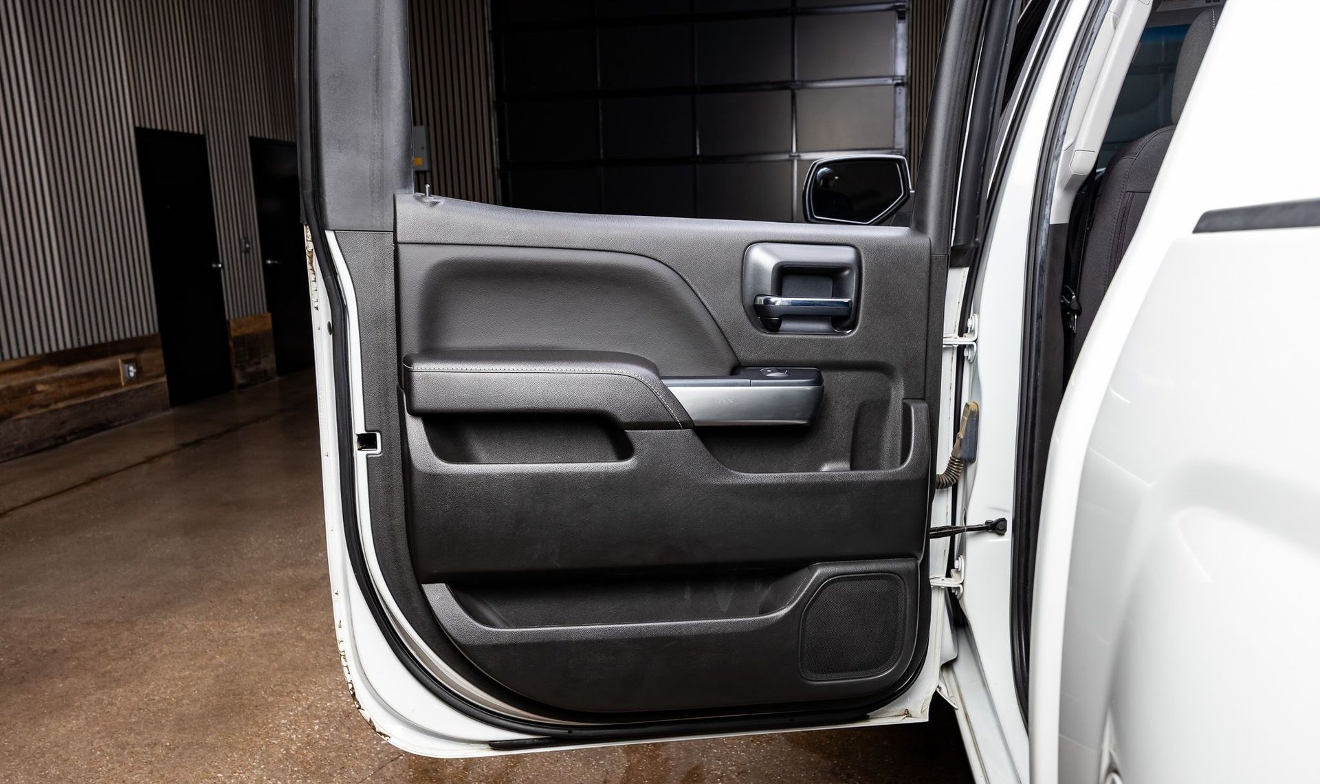 2018 Chevrolet Silverado 1500 — photo 28