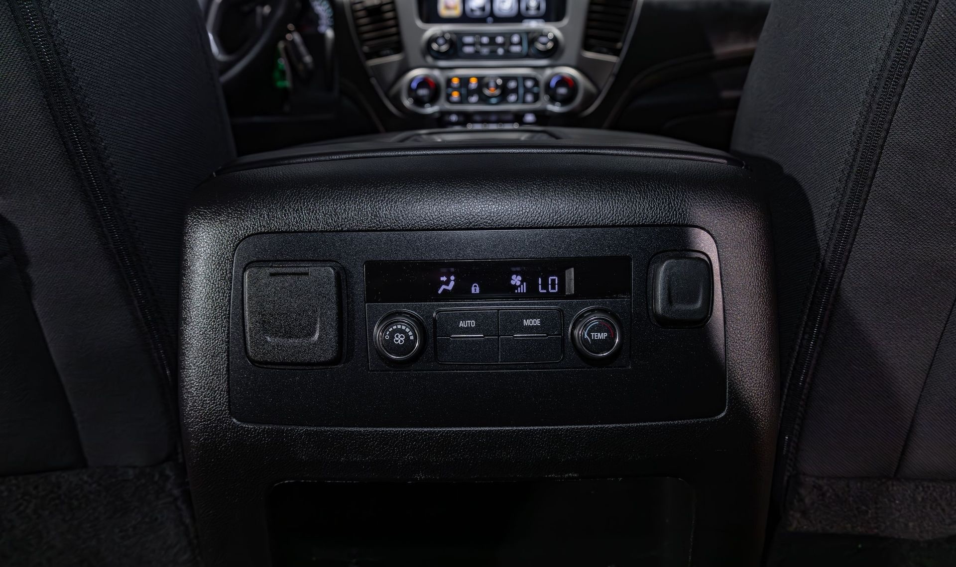 2018 Chevrolet Tahoe — photo 17