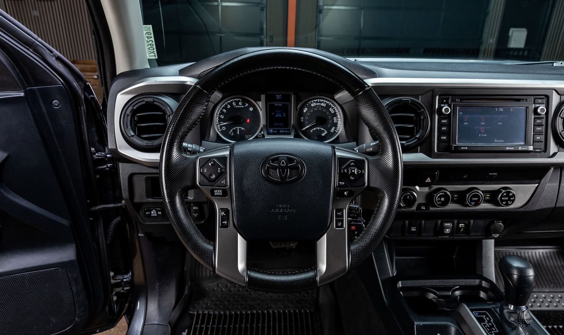 2018 Toyota Tacoma — photo 14
