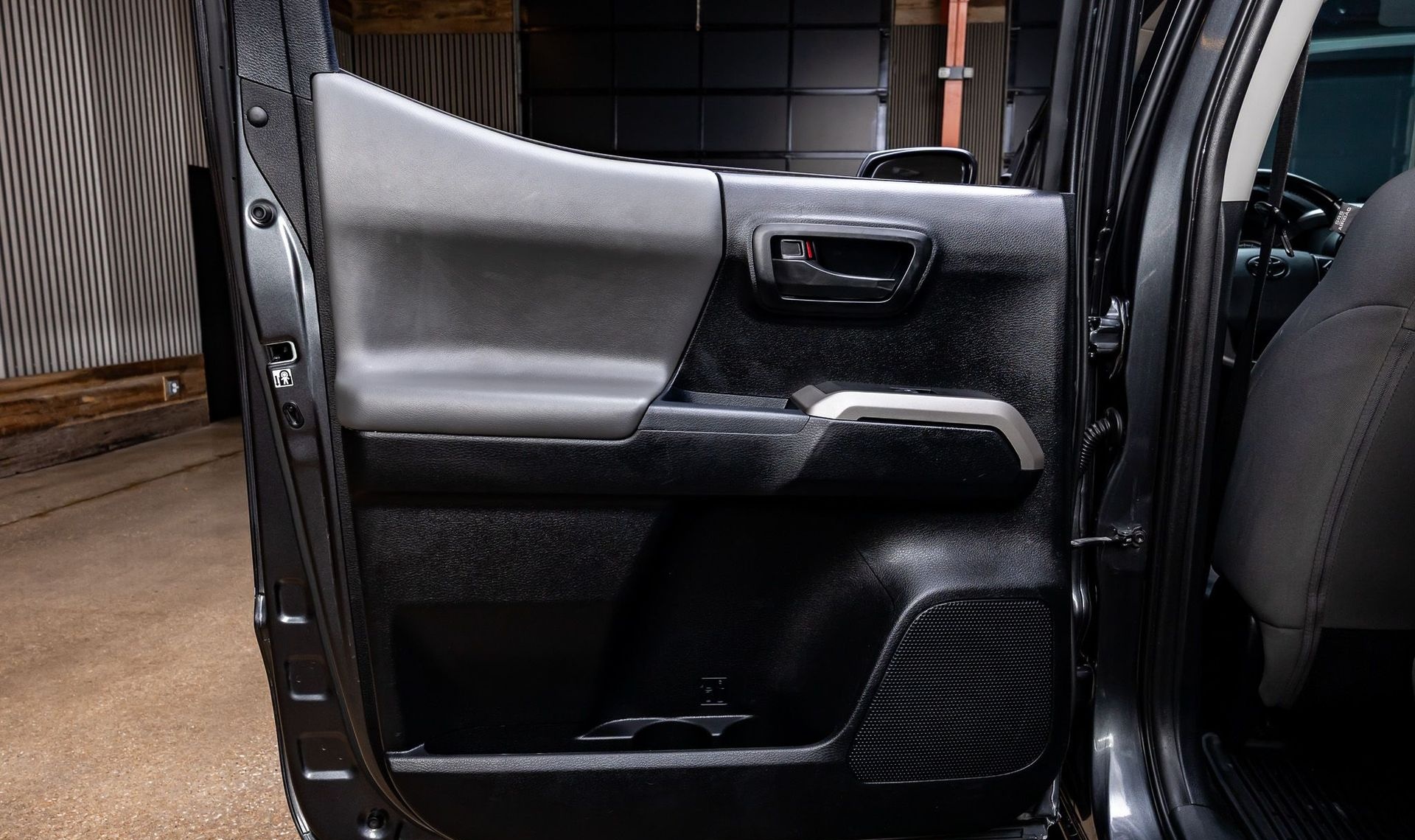 2018 Toyota Tacoma — photo 30