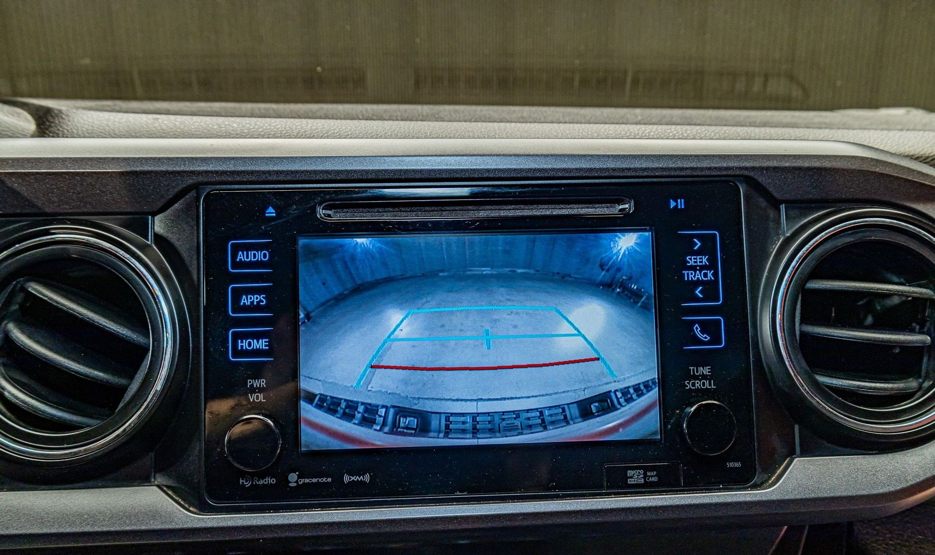 2018 Toyota Tacoma — photo 15