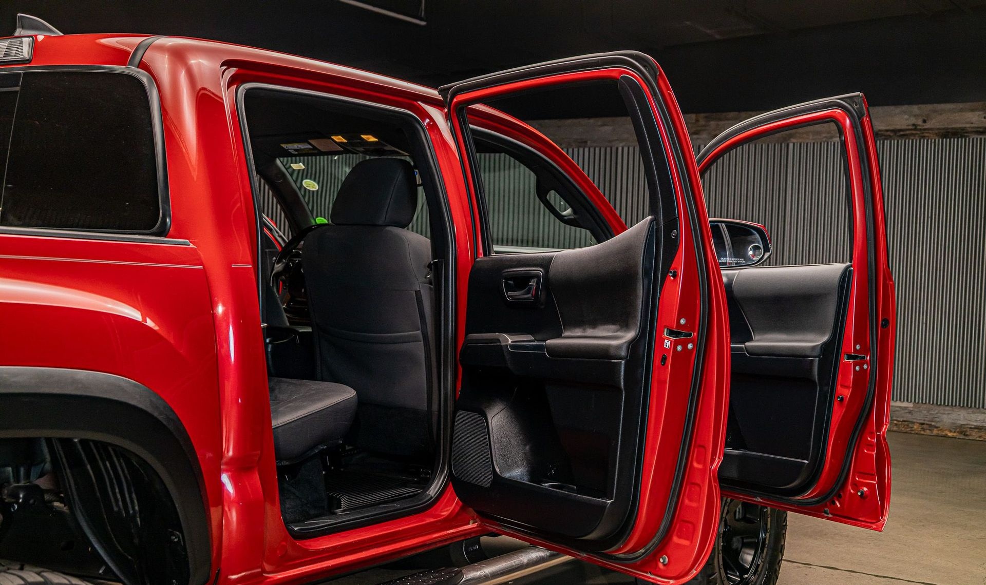 2018 Toyota Tacoma — photo 24