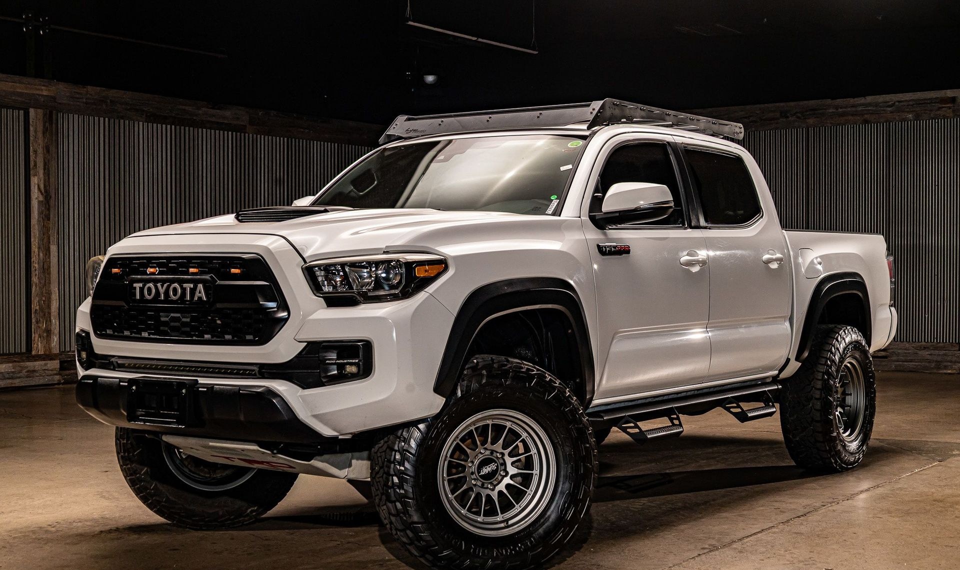 2019 Toyota Tacoma — photo 2