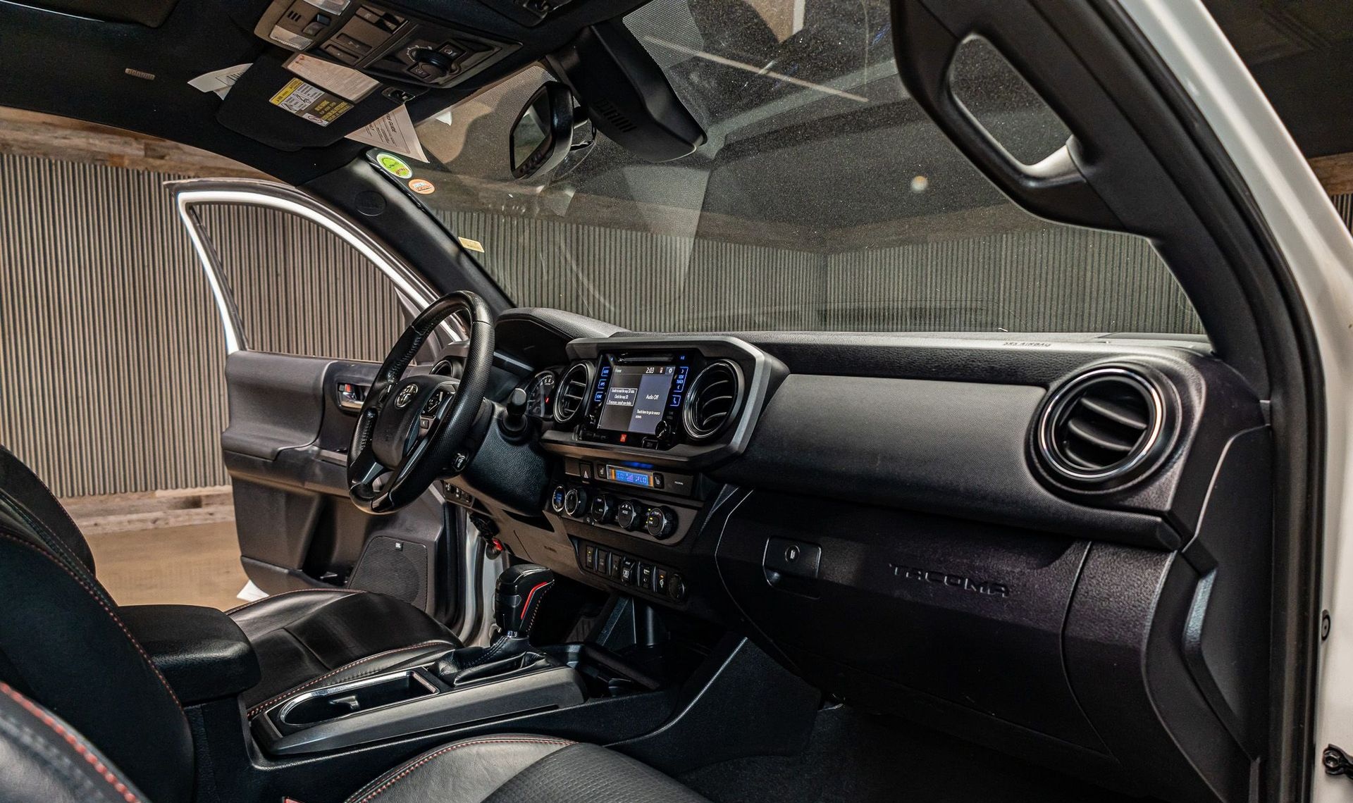2019 Toyota Tacoma — photo 13