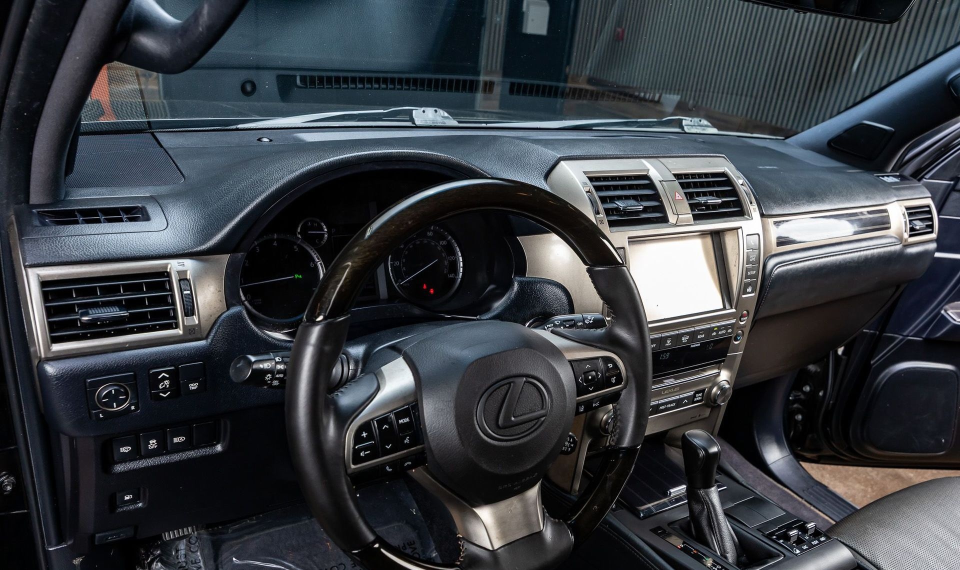 2020 Lexus GX 460 — photo 11