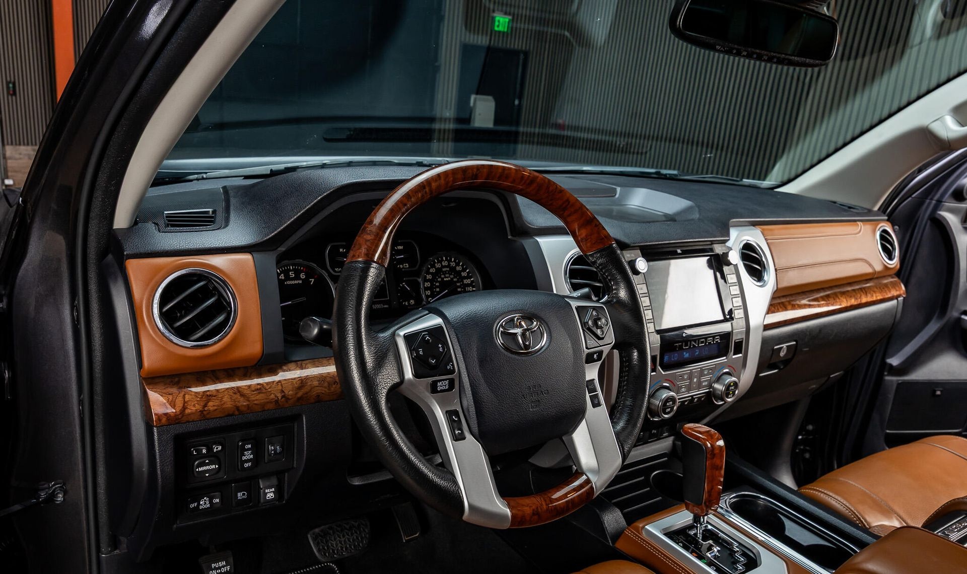 2020 Toyota Tundra — photo 12