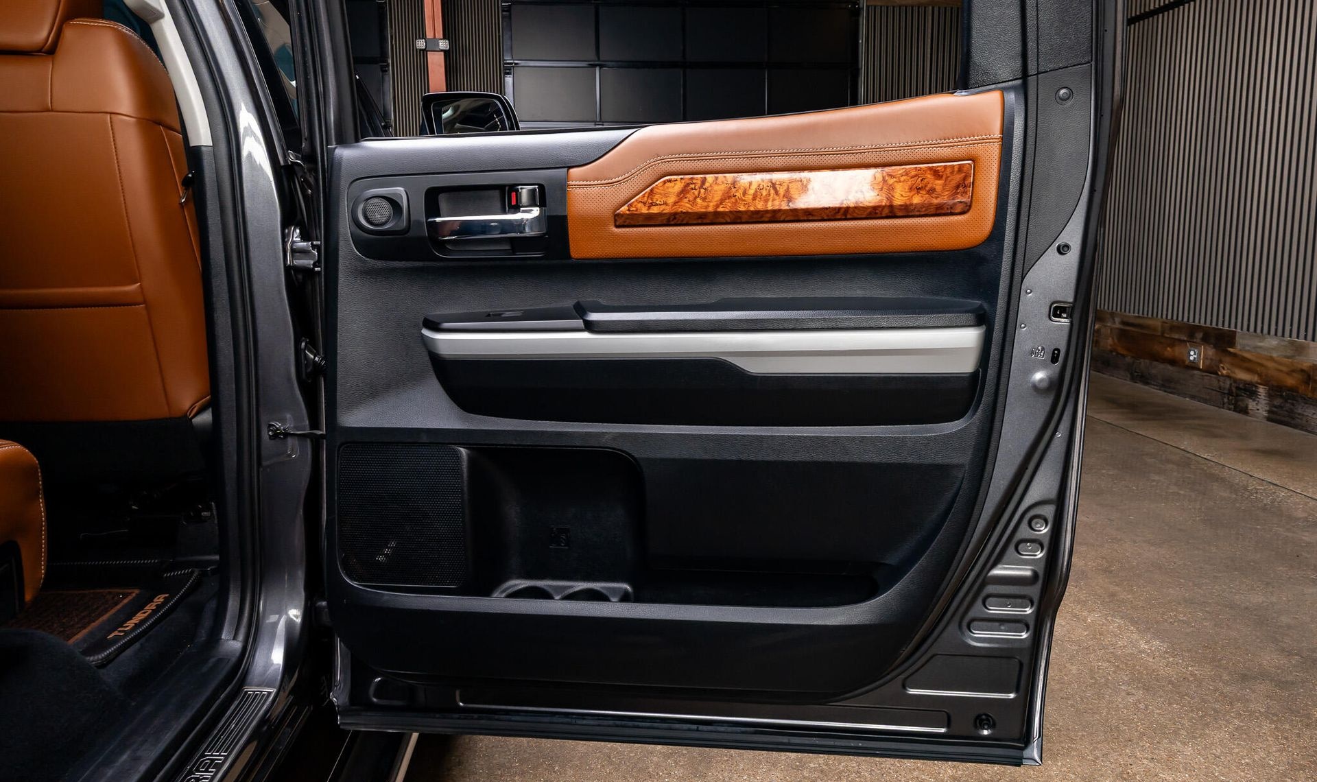 2020 Toyota Tundra — photo 33