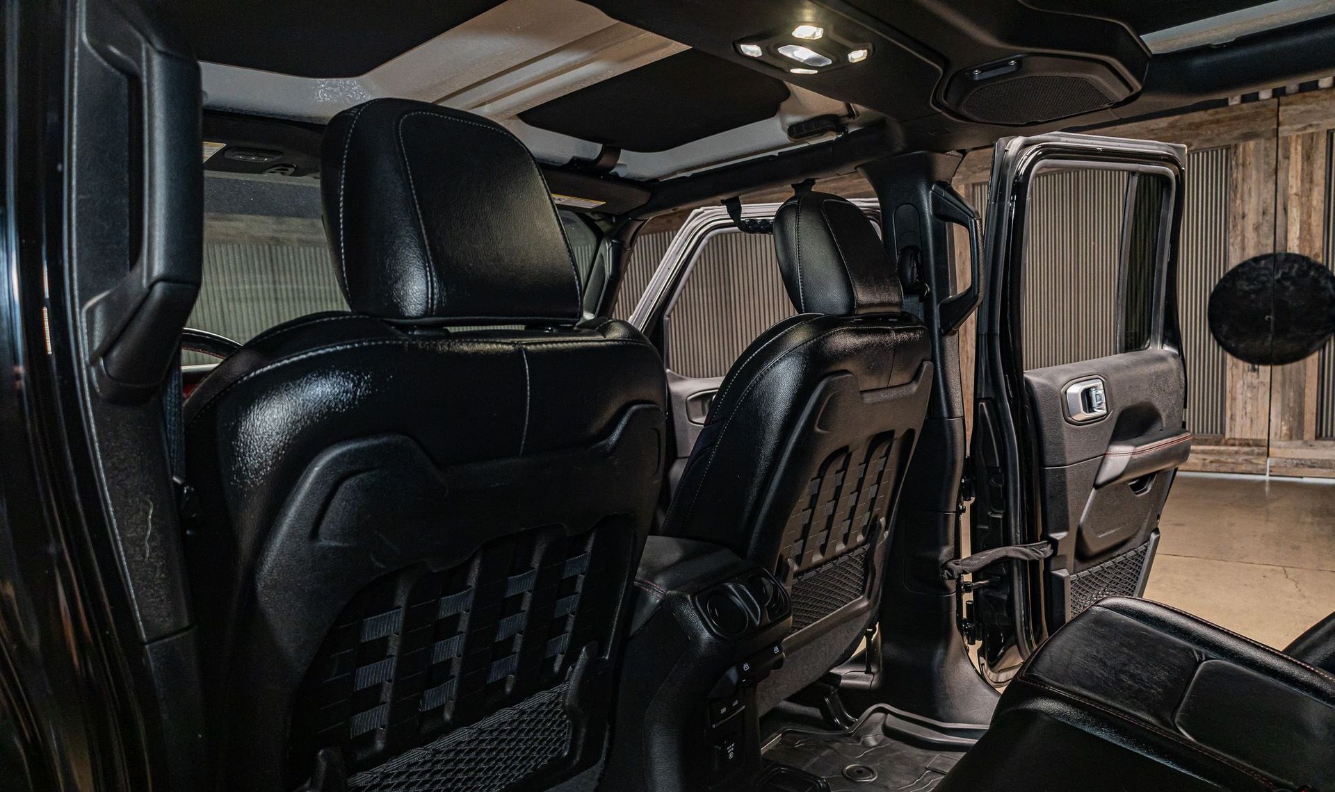 2021 Jeep Gladiator — photo 18