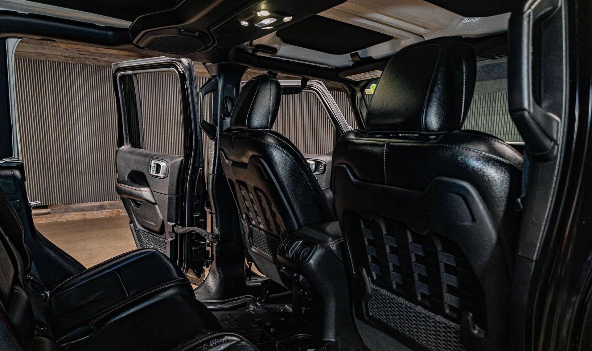 2021 Jeep Gladiator — photo 21